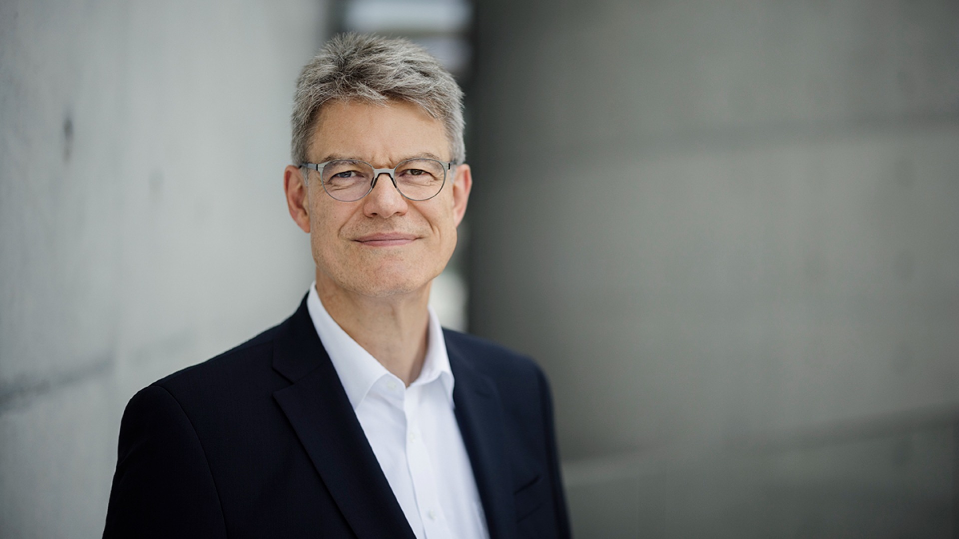 Schirmherrschaft für die Nationalmannschaft Digital Construction  Bundesminister Patrick Schnieder setzt starkes Zeichen für Baudigitalisierung, Bildung und internationale Spitzenleistungen