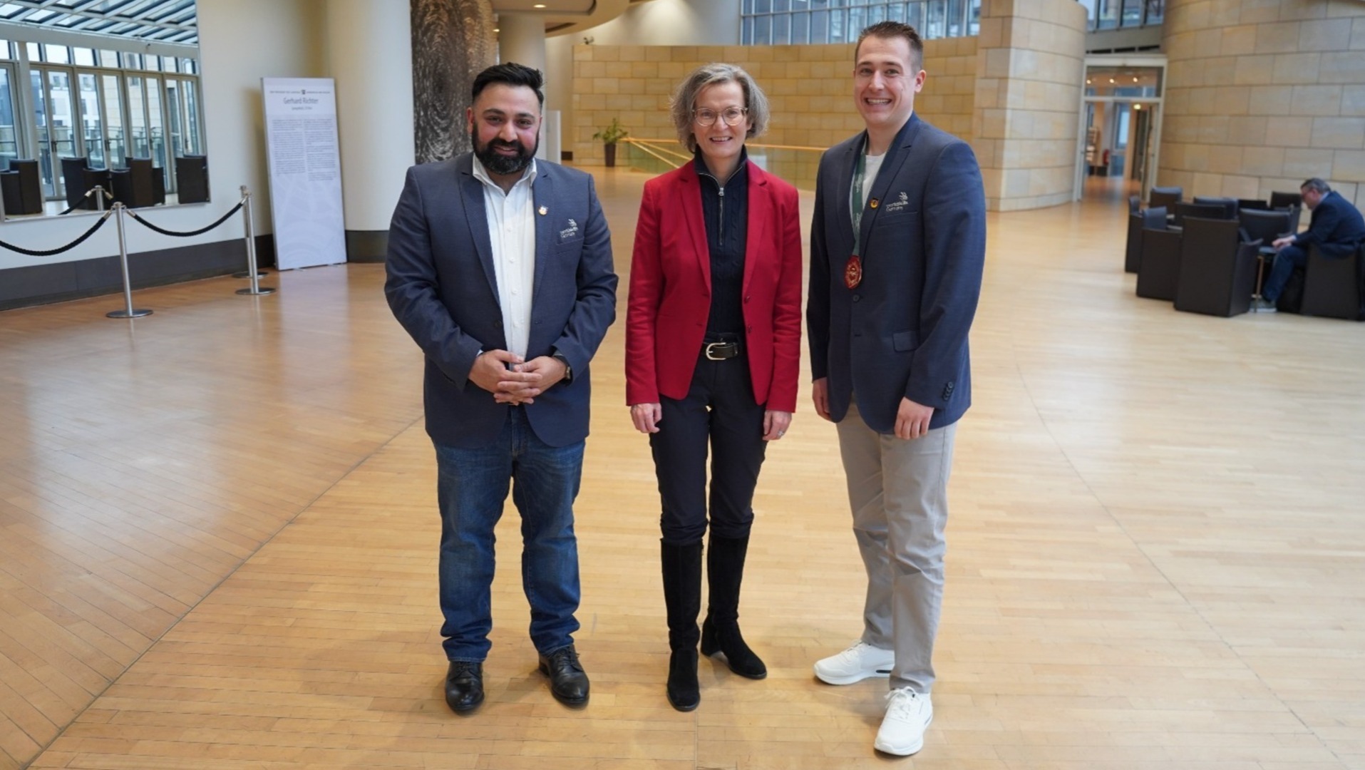 Empfang im Landtag NRW: Anerkennung für Spitzenleistung bei den EuroSkills und Austausch zu zukünftigen Perspektiven